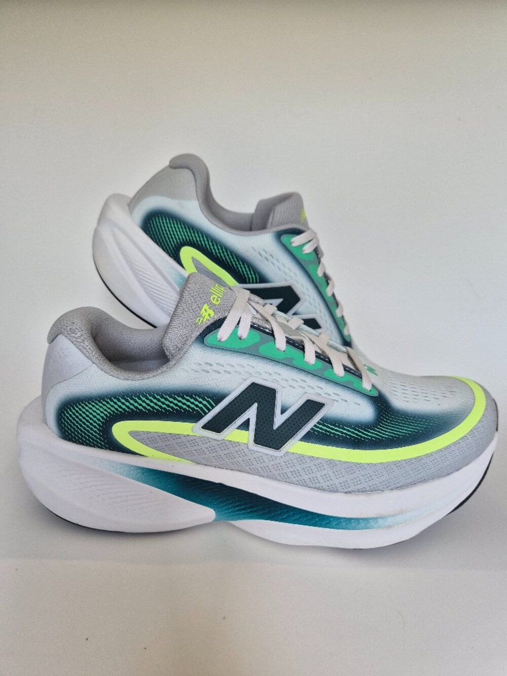 New Balance Ellipse - Women - Size 7 Wide